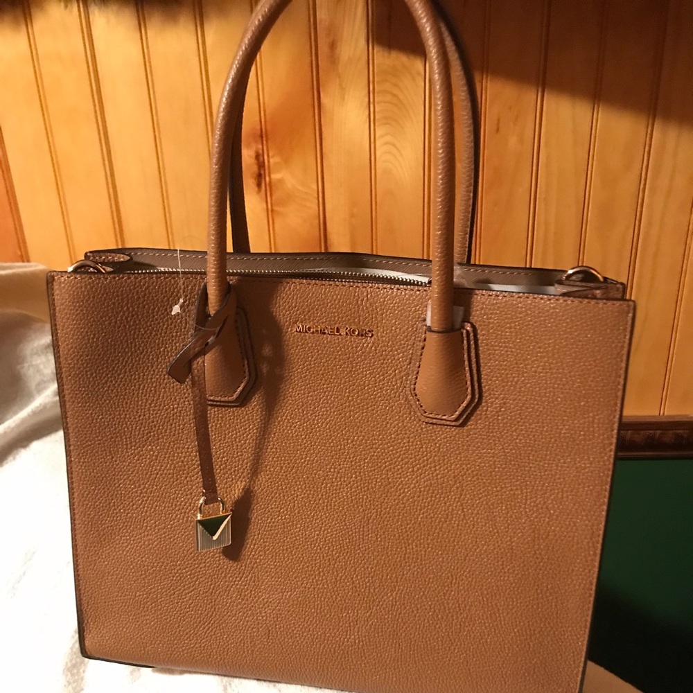 ➡️SOLD⬅️MICHAEL KORS Mercer Large Pebbled tote - Picture 7 of 8